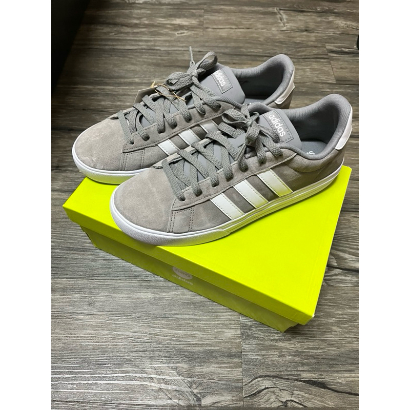 adidas 愛迪達 灰白 休閒鞋us9.5