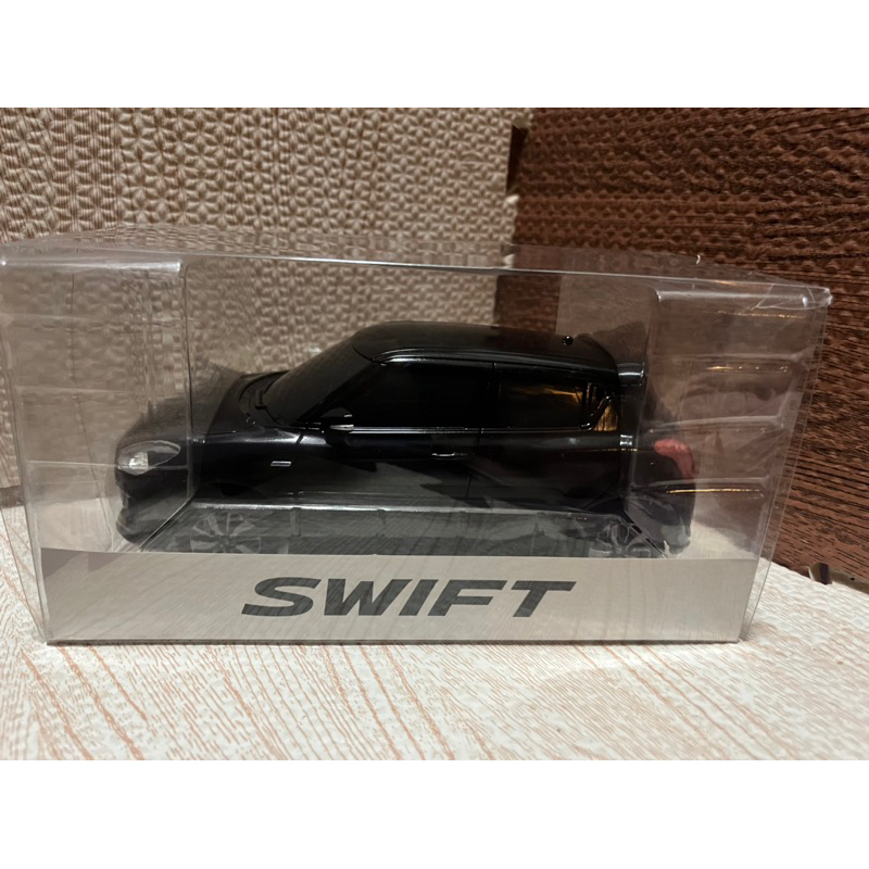 Suzuki swift  黑色 1/18日規原廠模型車
