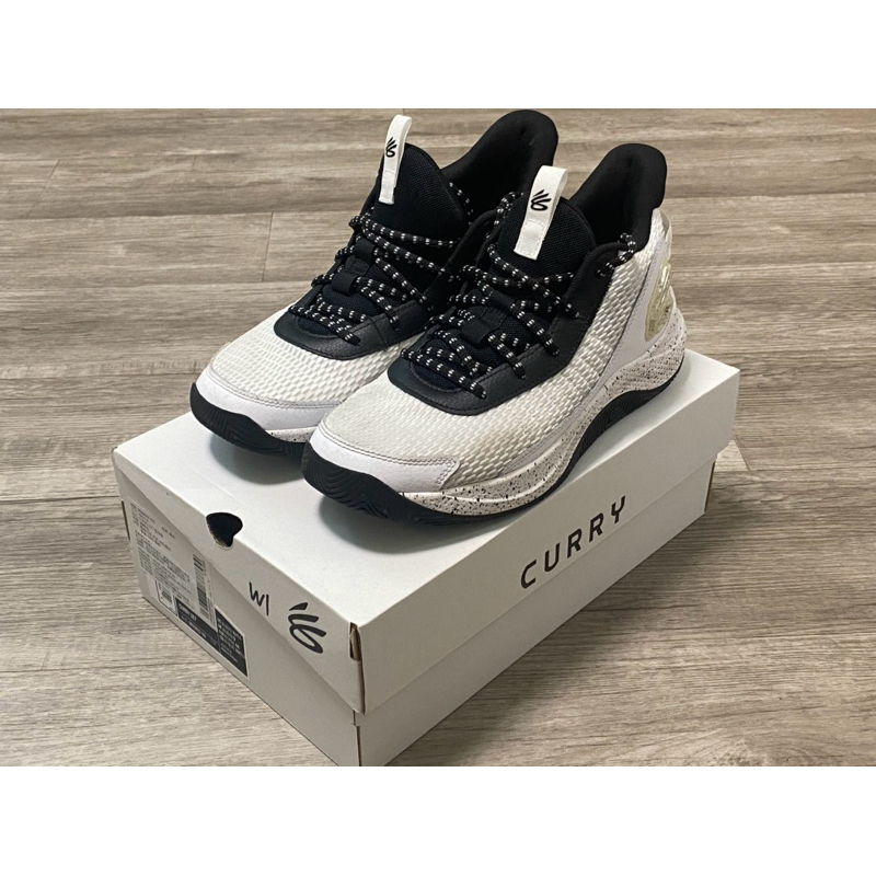 UA CURRY 3Z7 籃球鞋 八成新