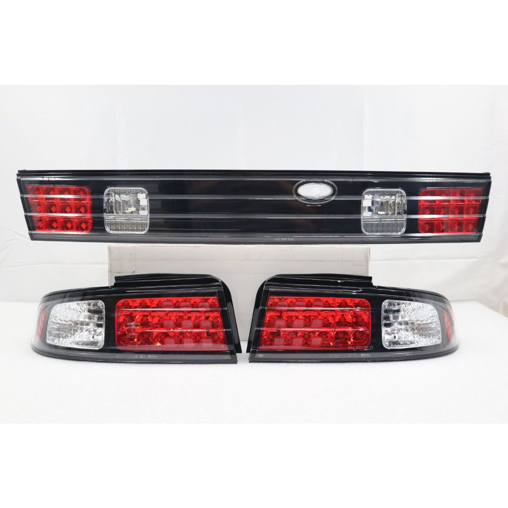 大禾自動車 LED 紅白 尾燈+中飾板 適用 NISSAN SILVIA S14 93-98