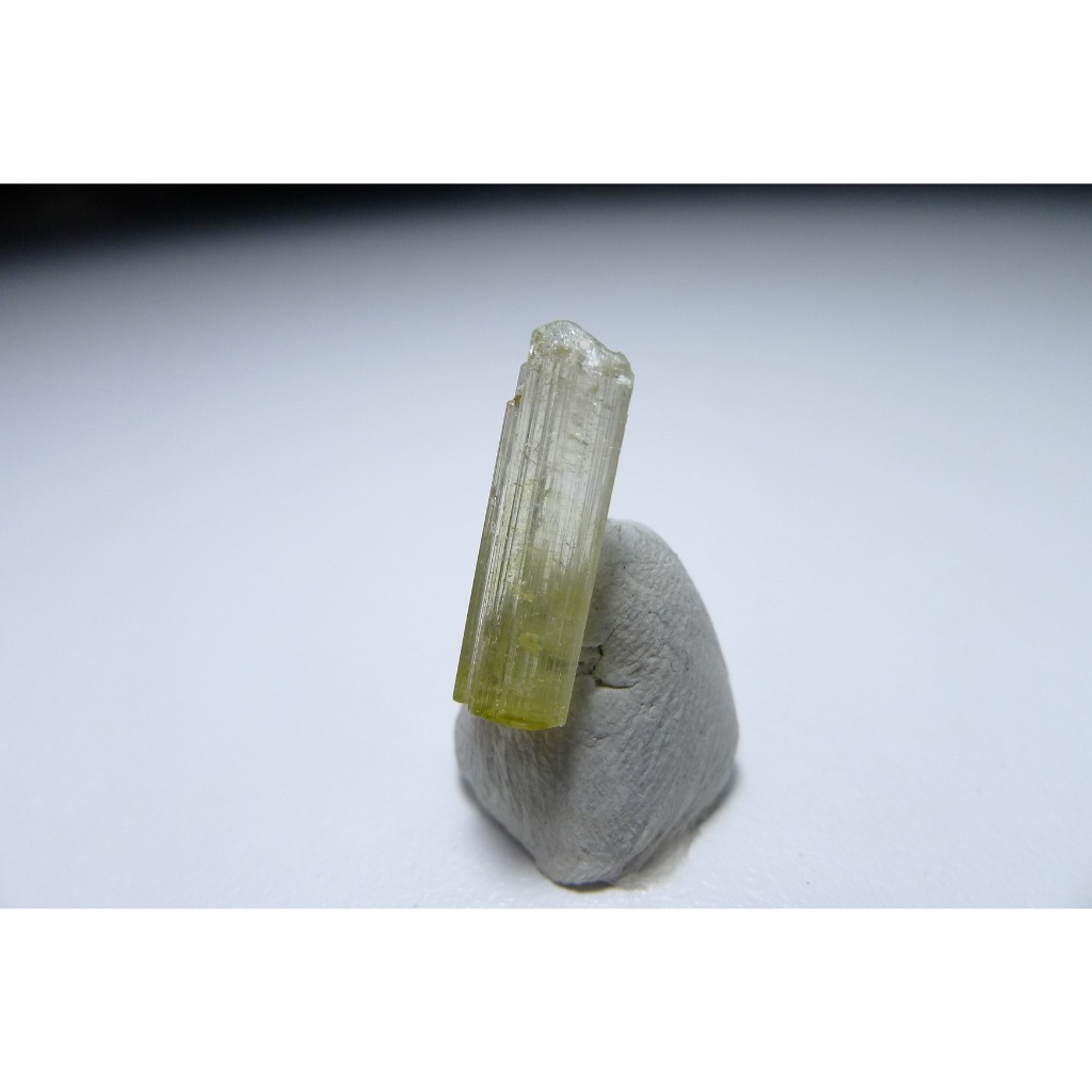 淡黃綠色鋰電氣石_0.49g