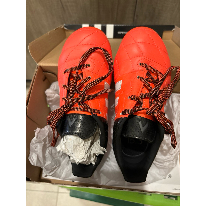 愛迪達adidas橘色款兒童足球鞋