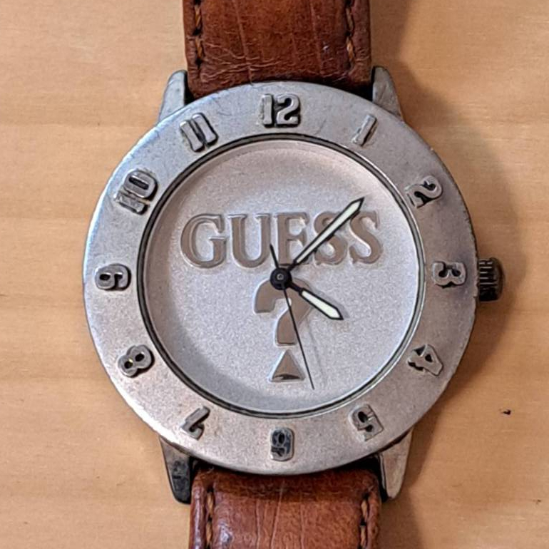二手   復古 Guess 手錶男式女式 34 mm 銀色  須自行更換電池