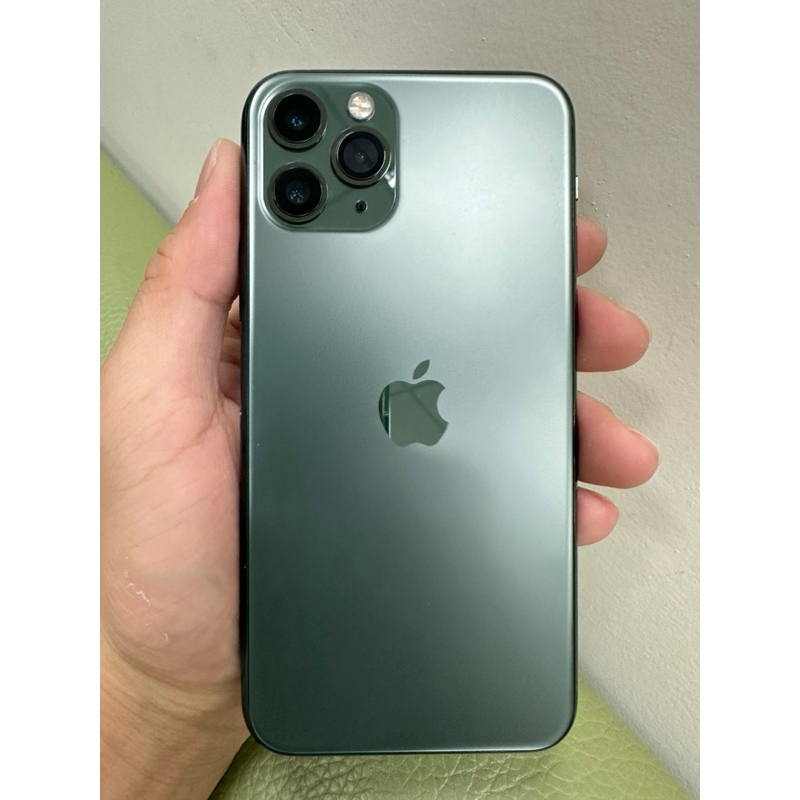 二手IPhone11Pro綠256G，無盒，🔋76%，副廠螢幕，螢幕明顯小刮傷，其他幾乎沒有使用痕跡，FaceID故障