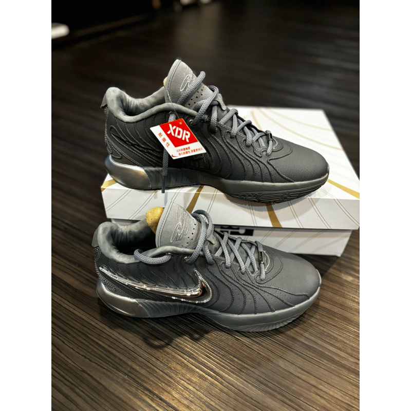 「二手美品」Nike Lebron 21 Cool Grey LBJ21 實戰籃球鞋 HF5352-001