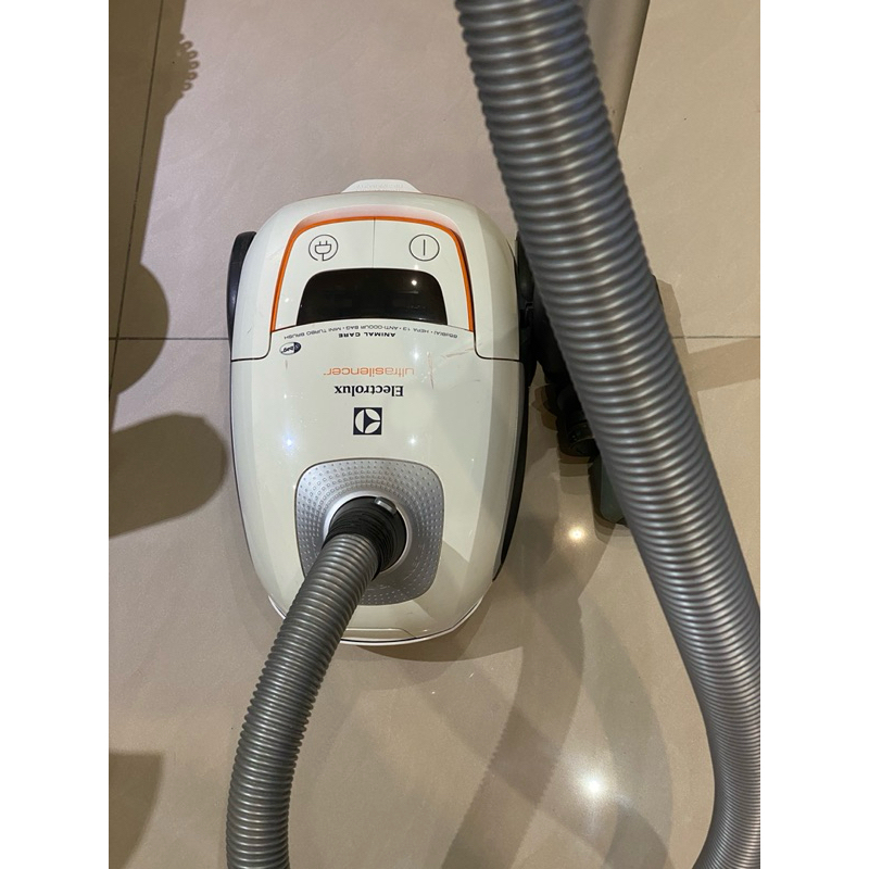 【二手】Electrolux 伊萊克斯最吸塵器(ZUS4065PET)附塵蟎專用吸頭