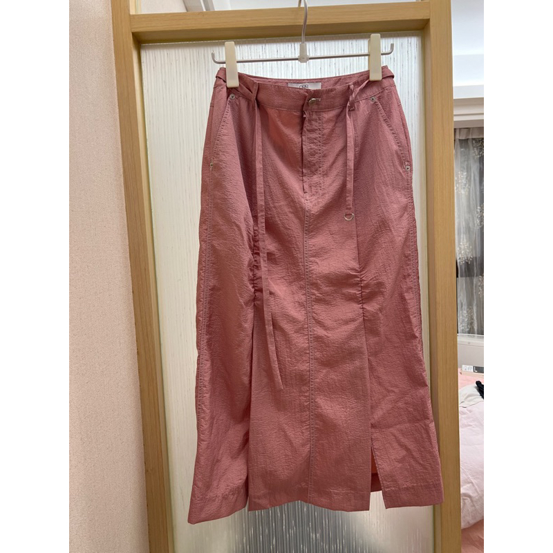 韓國品牌ORR粉色光澤感中長裙