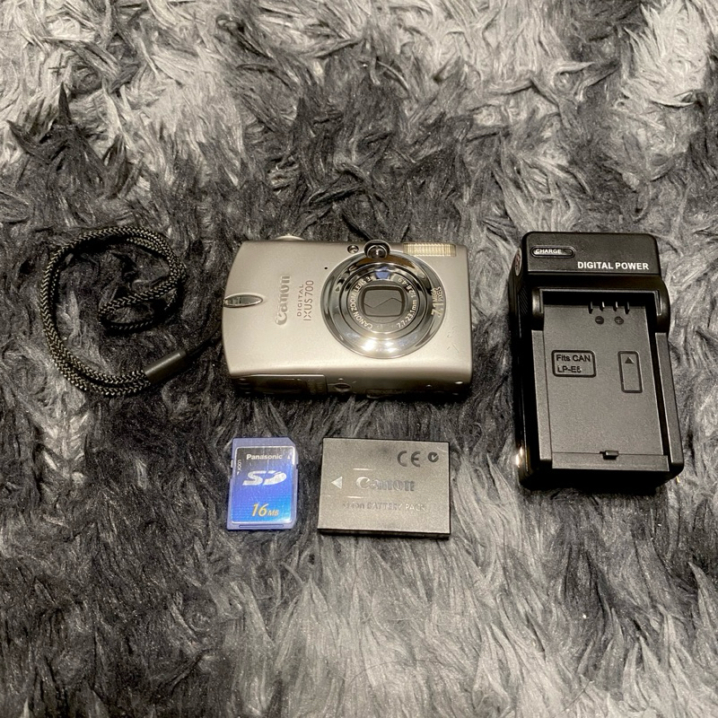 【二手】 Canon Digital IXUS 700 金屬銀 CCD 數位相機 二手相機 相機 老數位相機