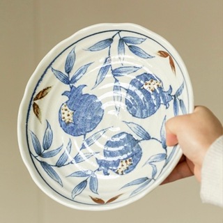 《附發票》日本製 陶瓷餐盤 有谷窯 輕量瓷 9吋盤 深盤 手繪瓷盤 藍染盤 陶瓷盤 釉下彩 日式風格 盤子 小家庭盤子