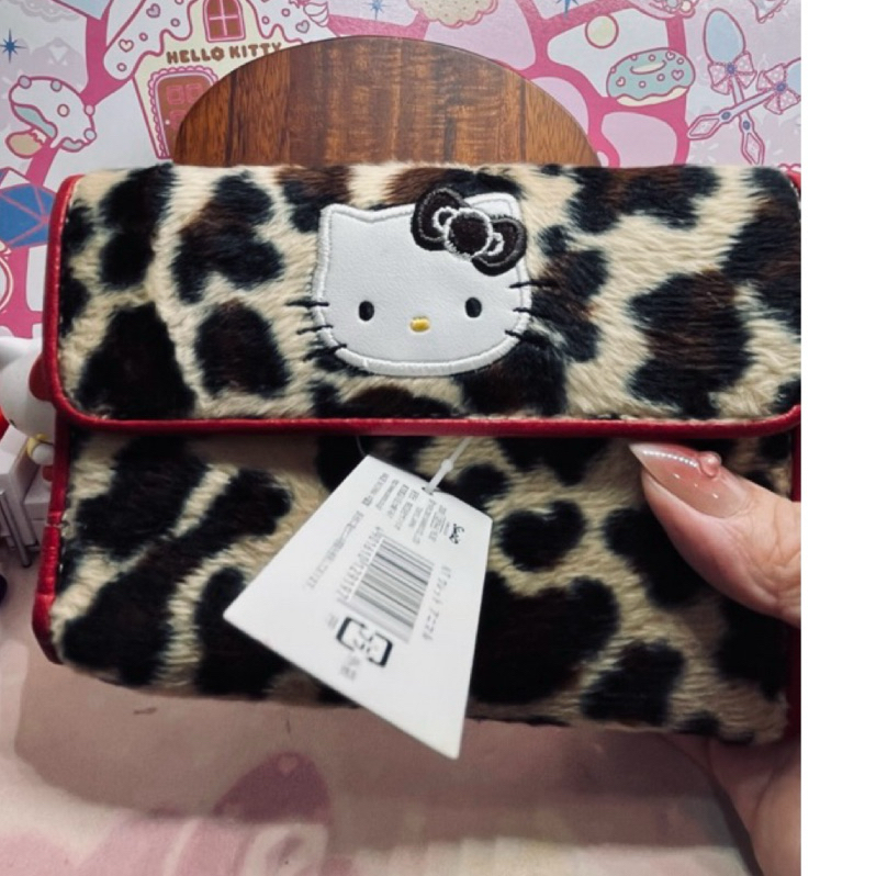 日本進口Hello Kitty豹紋三折皮夾