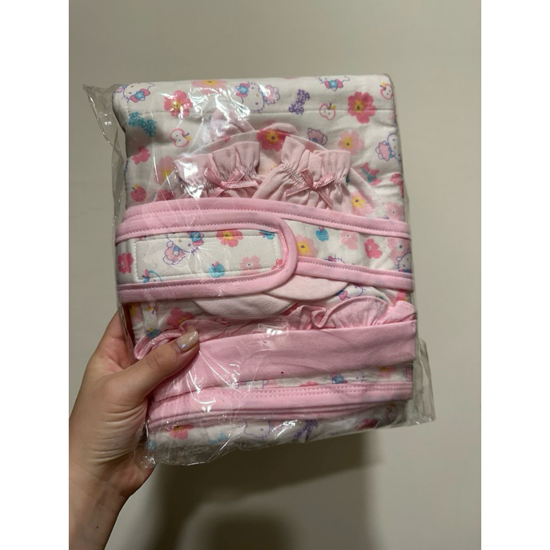 全新三麗鷗kitty嬰兒包巾 彌月 彌月禮盒
