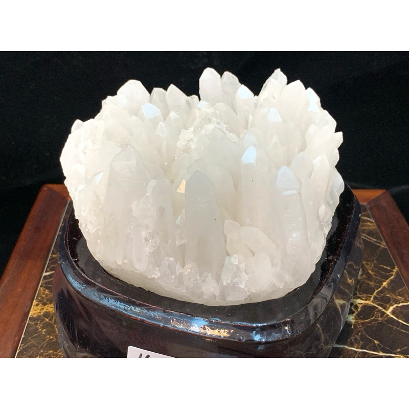 [[晶晶洞洞]]天然巴西白水晶簇.消磁石凈化風水鎮宅白水晶原石原礦皮 .重1.690公斤