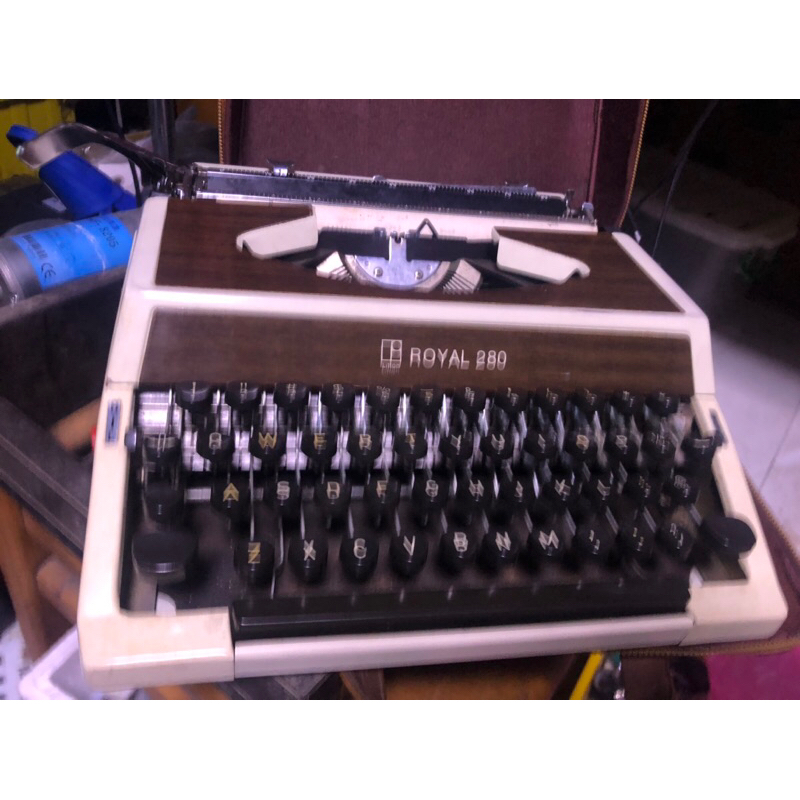(售) 喊收！ (品項)  古董 ROYAL 280 打字機 可當店內擺飾 復古風，請查照！(交易) 高市楠梓