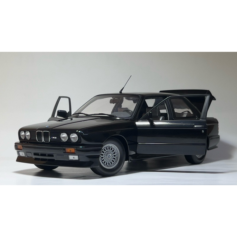 1:18 MINICHAMPS BMW E30 M3 Street 1987