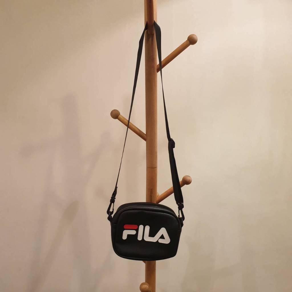 ( 二手 八成新 )FILA 小側背包