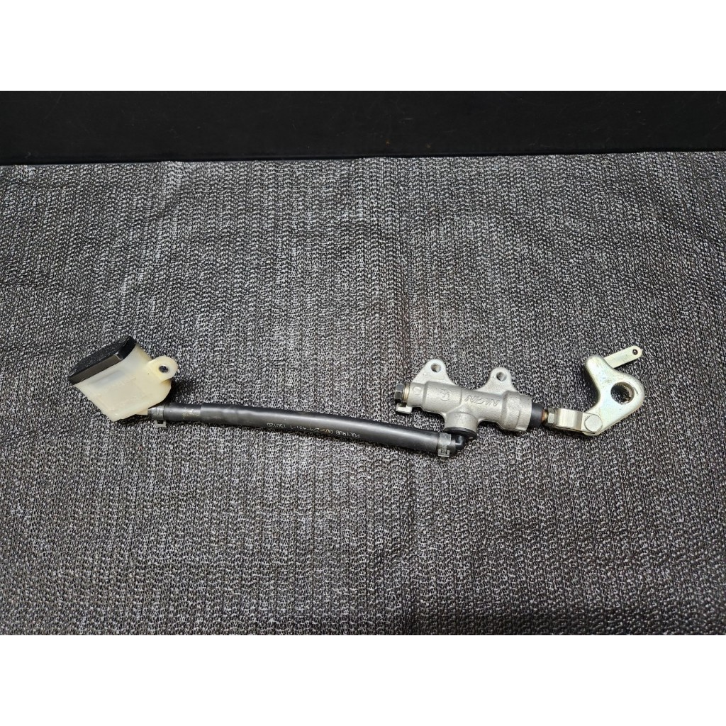 FZS 150 V3 後總泵 原廠 零件 中古 二手 殺肉 山葉 YAMAHA FZS150