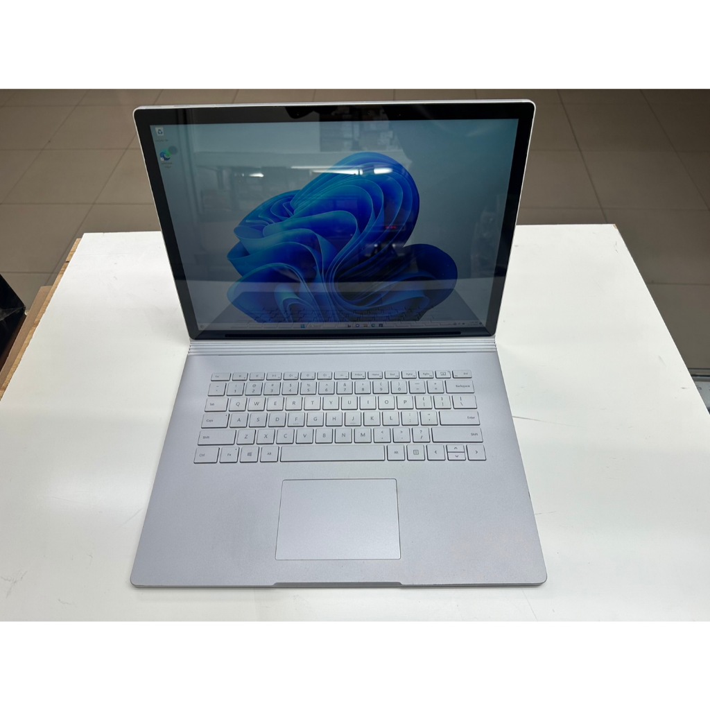微軟 Surface Book 2 15吋 (i7-8650U/16G/256G SSD)獨顯 GTX1060 觸控螢幕