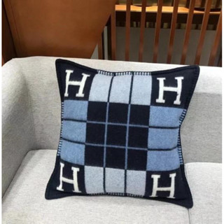 在臺現貨🩷20990 愛馬仕 HERMÈS 經典Avalon III抱枕 海軍藍