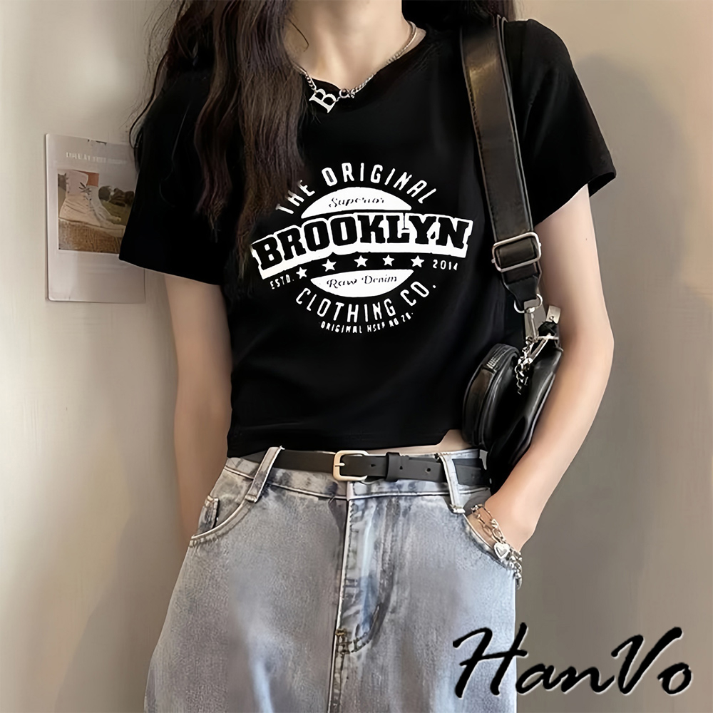 【HanVo】BROOKLYN美式字母印花上衣 透氣親膚吸濕排汗短版T恤 韓系女裝 女生衣著 0111