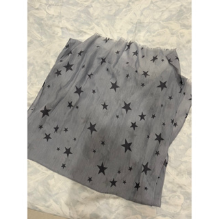 灰色星星可以是圍巾但偏絲巾材質