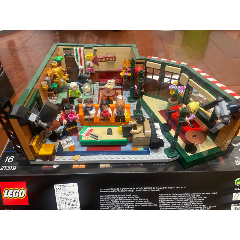 LEGO 樂高 21319 Ideas Central Perk 六人行 中央公園咖啡館 現貨 可面交 已組裝起來