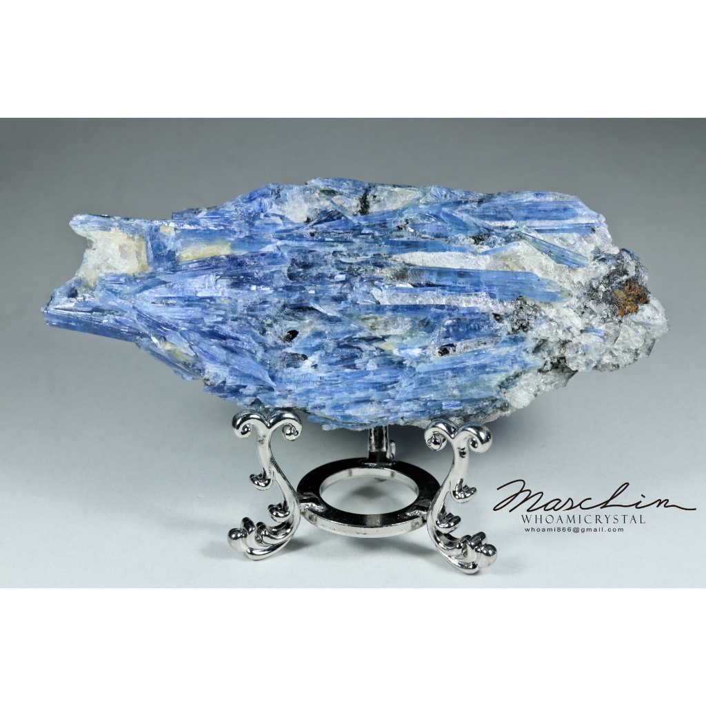 (免運)No.3152-巴西-藍晶石-共生石英+銀色金屬底座 /  幽藍的精靈 / 大顆收藏品 / 手挑精選水晶原礦