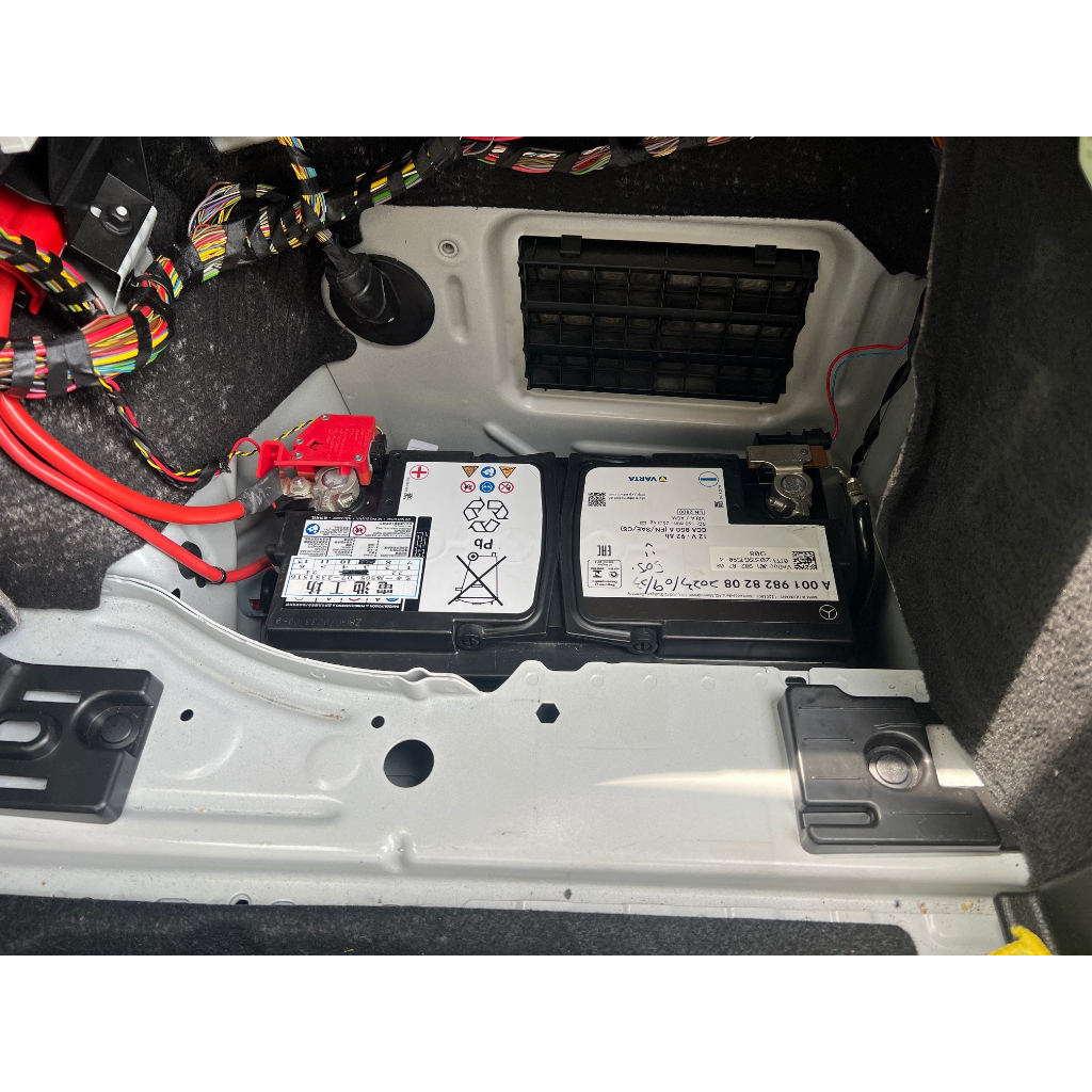 【全電行】BMW 428I 汽車電池更換 原廠VARTA 12V 92Ah 汽車電池來店安裝