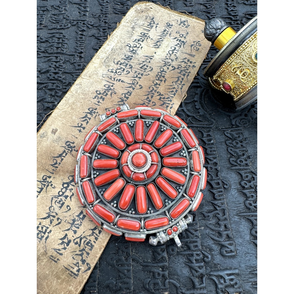 『伏藏藏品』西藏薩迦寺925銀山珊瑚大型嘎屋盒