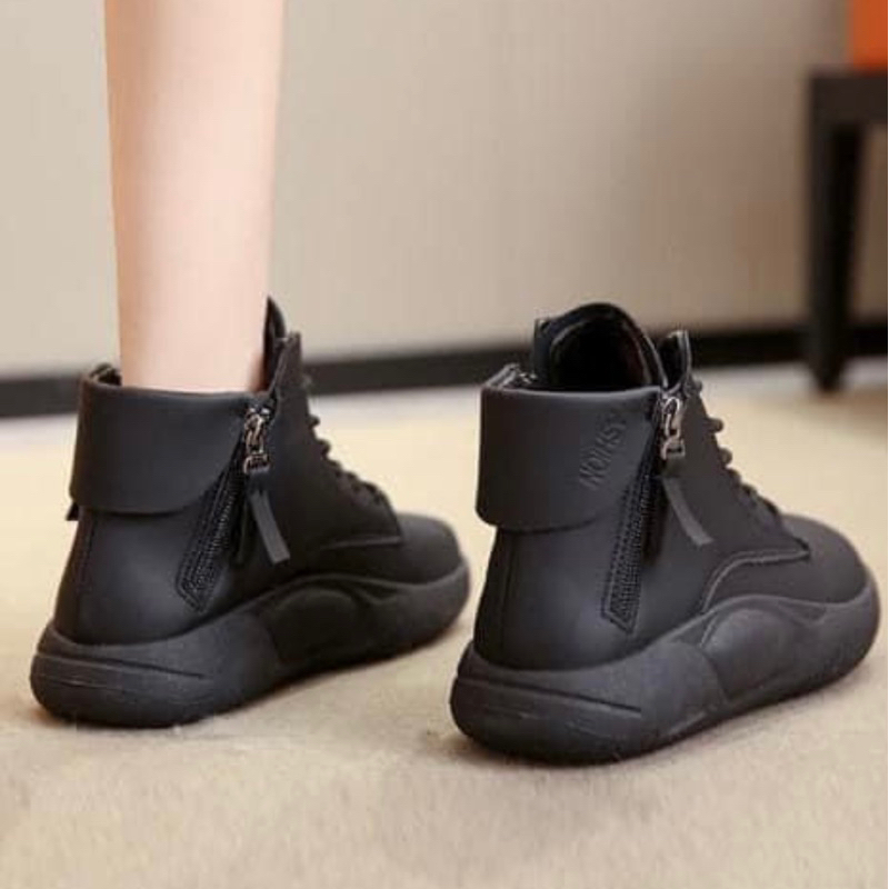 黑色馬丁短靴24cm