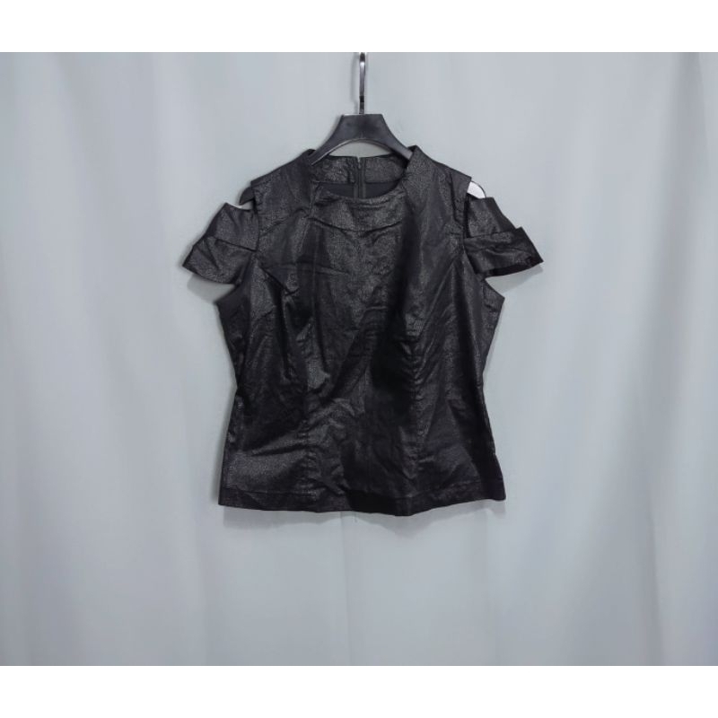 blackpink風格挖洞造型袖微光澤短袖麂皮上衣 B0105【點點藏物】