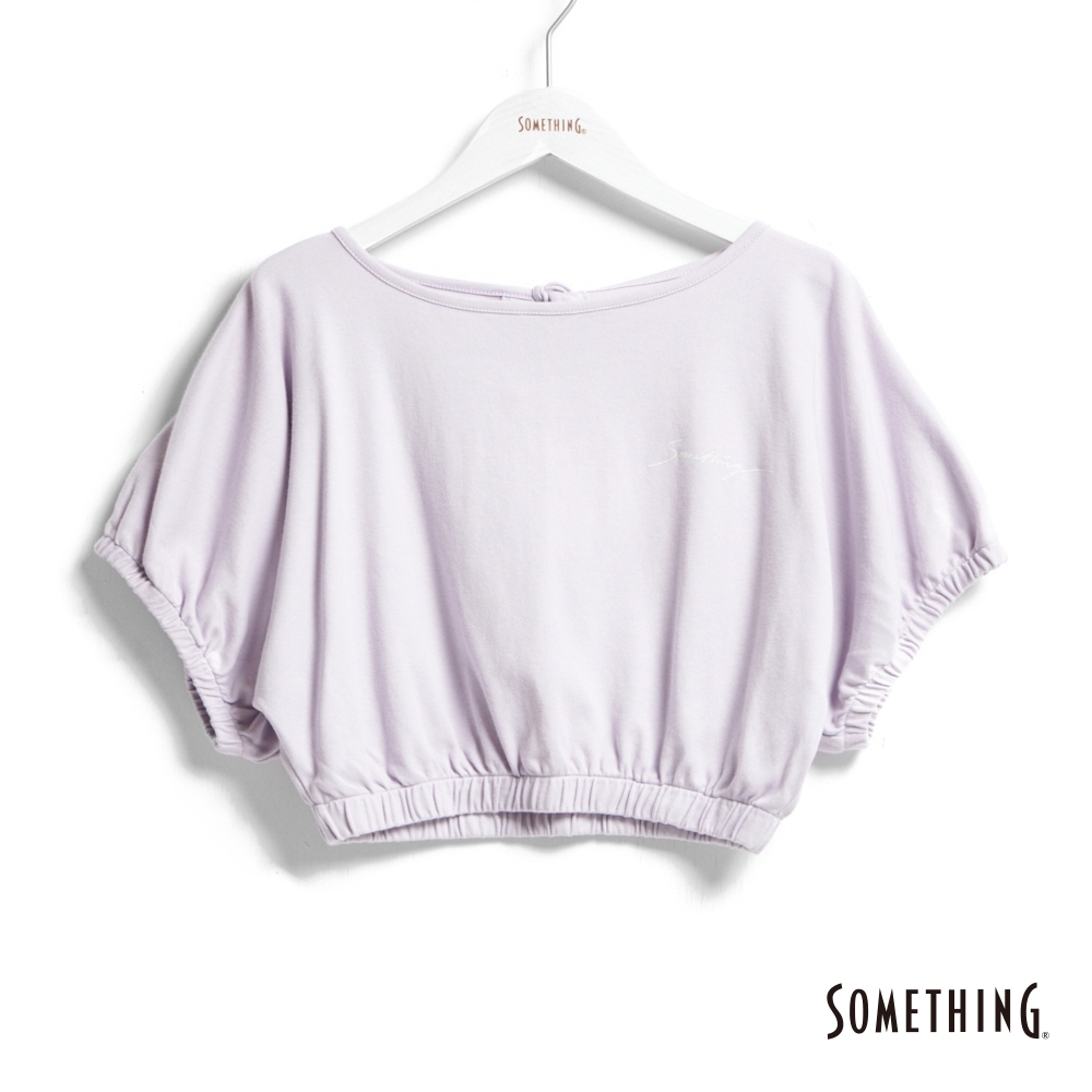 SOMETHING 手繪LOGO印花鬆緊袖短版剪裁短袖T恤(粉紫色) -女款