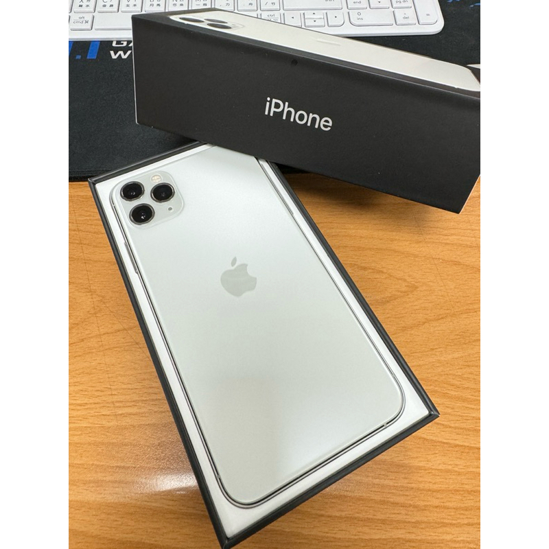 已保留🌹二手 iPhone 11pro max 256G 電池🔋77% 金屬機身稍有使用痕跡 介意慎選 面交