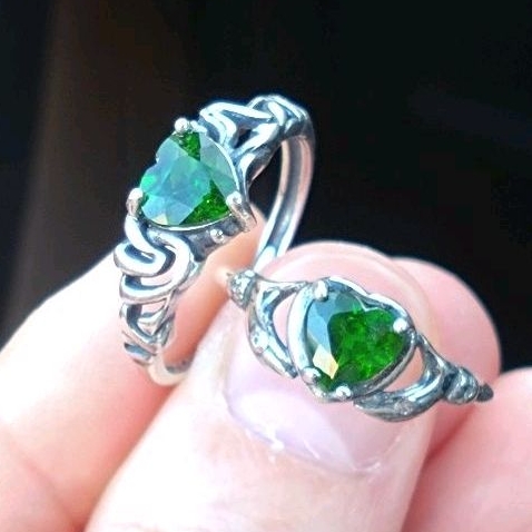 💚💚S925銀鑲嵌心形高冰透綠透輝石復古戒指