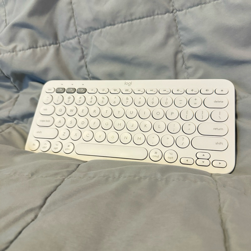 ✨二手近全新✨羅技鍵盤 K380 無注音僅英文鍵盤 日常使用完美 輕便好攜帶