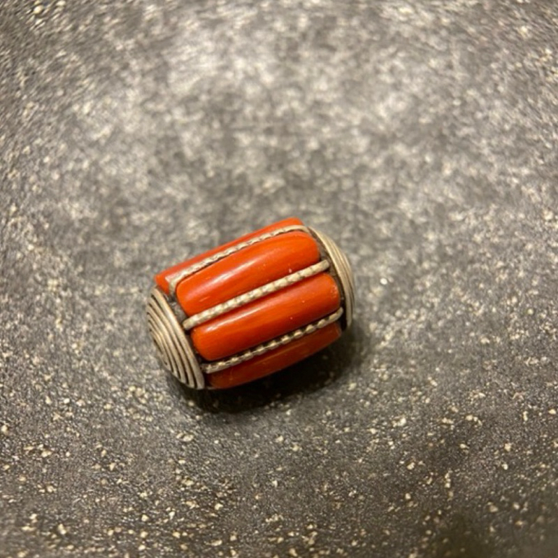 【扎基拉姆扎西德勒】西藏購入配飾系列—海洋紅寶石紅漂亮頂珠配珠配108串