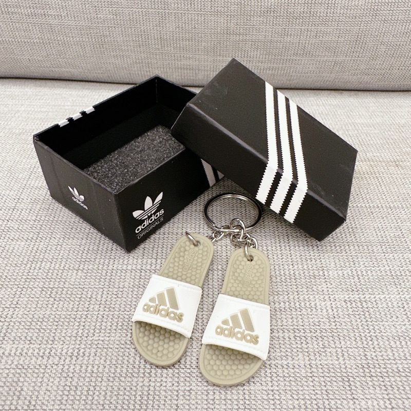 Adidas 愛迪達 盒裝拖鞋吊飾