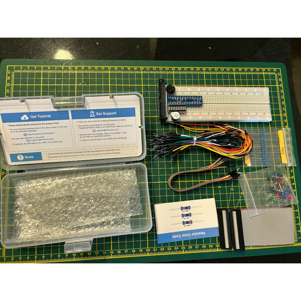 二手 Freenove 品牌 Starter Kit For RPI/Pi/樹莓派/Raspberry PI～FNK00