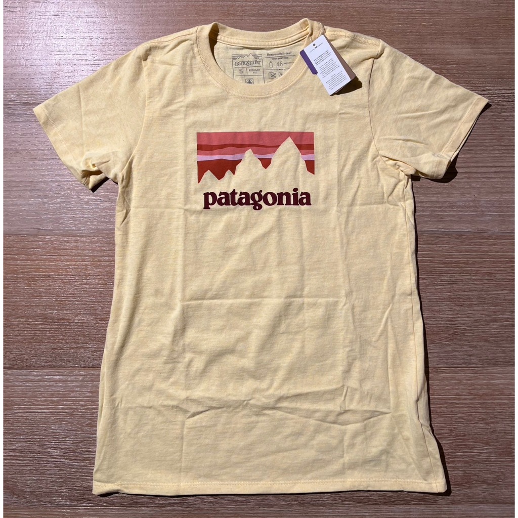 &lt;皮克選物&gt; Patagonia Shop Sticker Shirt  女款環保系列混紡排汗衣