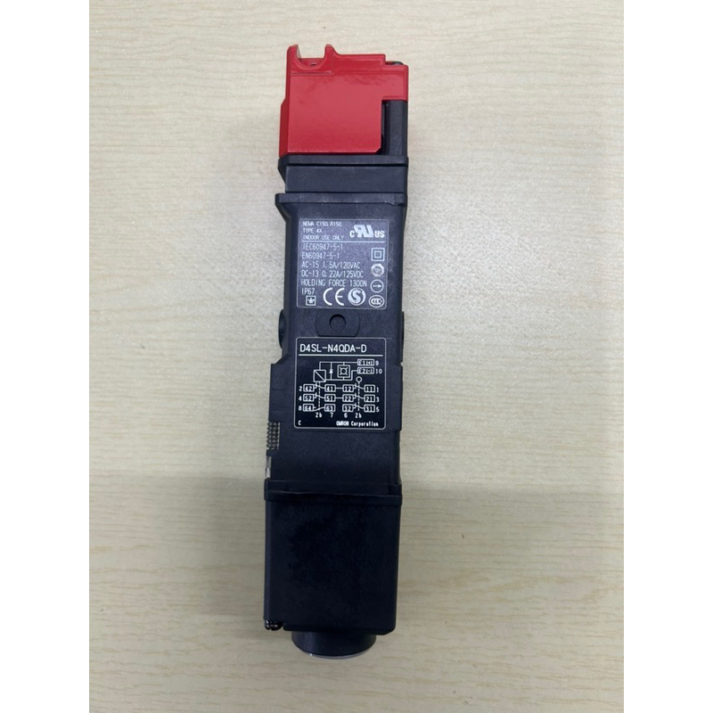 OMRON 安全開關 D4SL-N4QDA-D 原廠全新