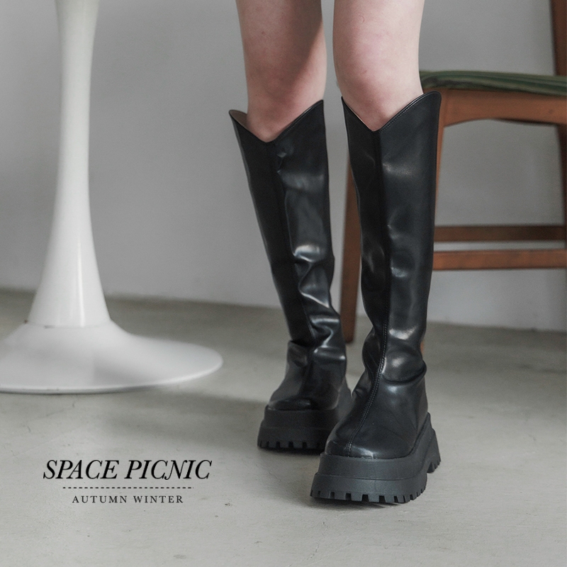 [明天出貨] Space Picnic｜V口厚底長筒靴-1色(現貨)【C23113011】
