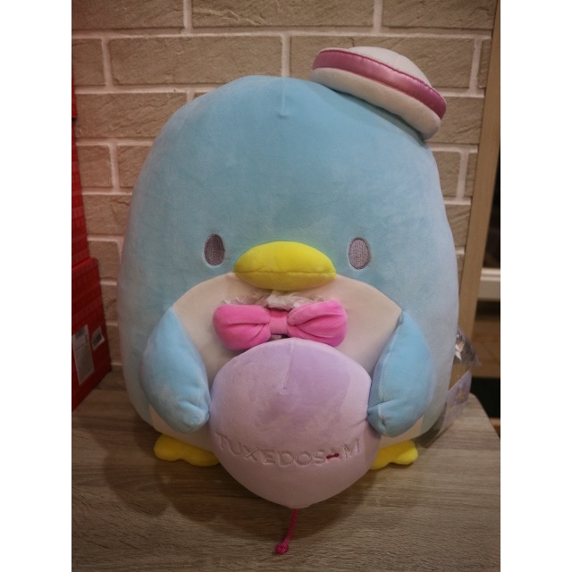 婕的店日本精品~日本帶回~Sanrio山姆企鵝抱枕 靠墊(天使 氣球)
