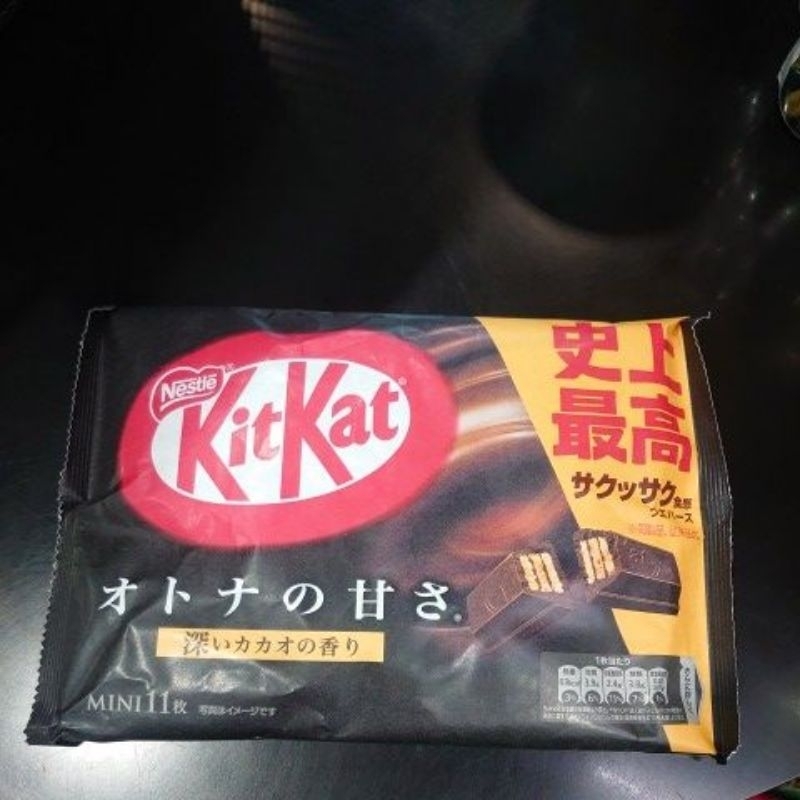 雀巢 黑巧克力 可可風味 威化餅 kitkat 可可餅乾 巧克力餅乾 現貨 11枚 新包裝 生日