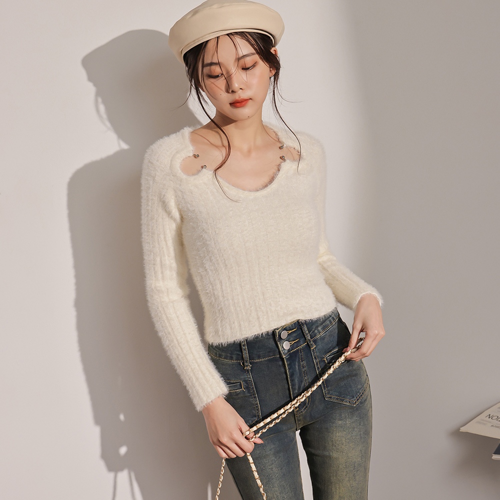 IN SHOP 圓環鎖骨水貂毛衣-共3色【KT223497】