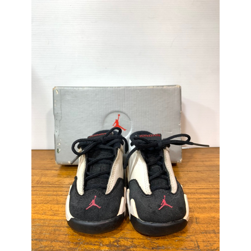 二手全新 Little Air Jordan 14代收藏小鞋（瑕疵），售1980元。