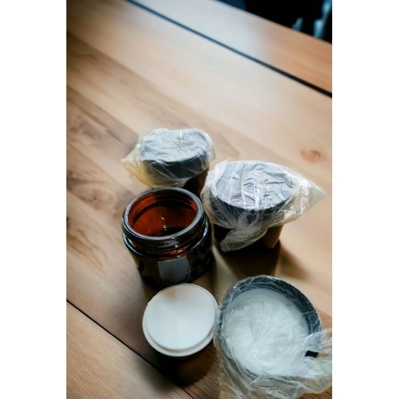 出清空間：面霜玻璃瓶3個一組一起賣，不拆賣，全新未用，有竹紋磨砂和黑蓋咖啡兩款