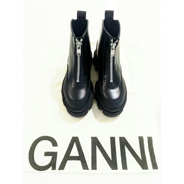 [ RAiNDANiEL ] GANNI 北歐丹麥小眾品牌 造型銀鏈 厚膠底皮革短裸靴