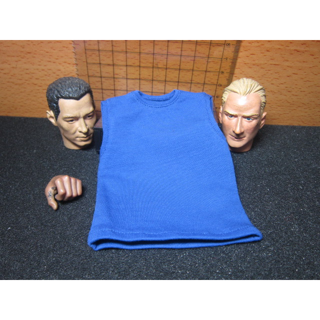 RJ2休閒部門 mini模型1/6運動員款藍色無袖小圓領T恤一件