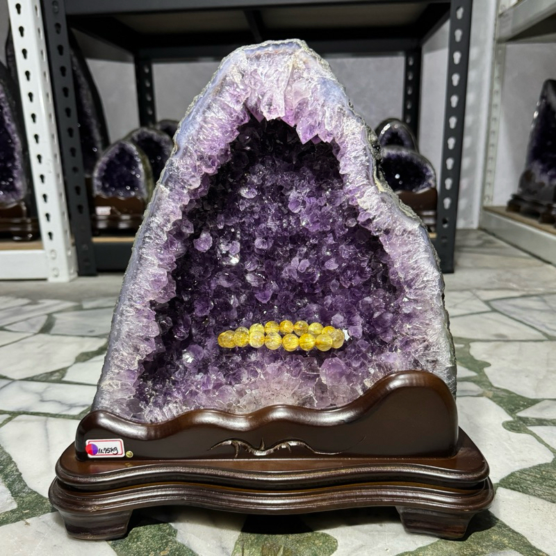 正金型紫晶洞💜✨頂級透亮晶體 ESPa+ 11.75kg 薰衣草色澤🪻中小型巴西晶洞 招財紫晶洞 巴西晶洞 水晶 水晶洞