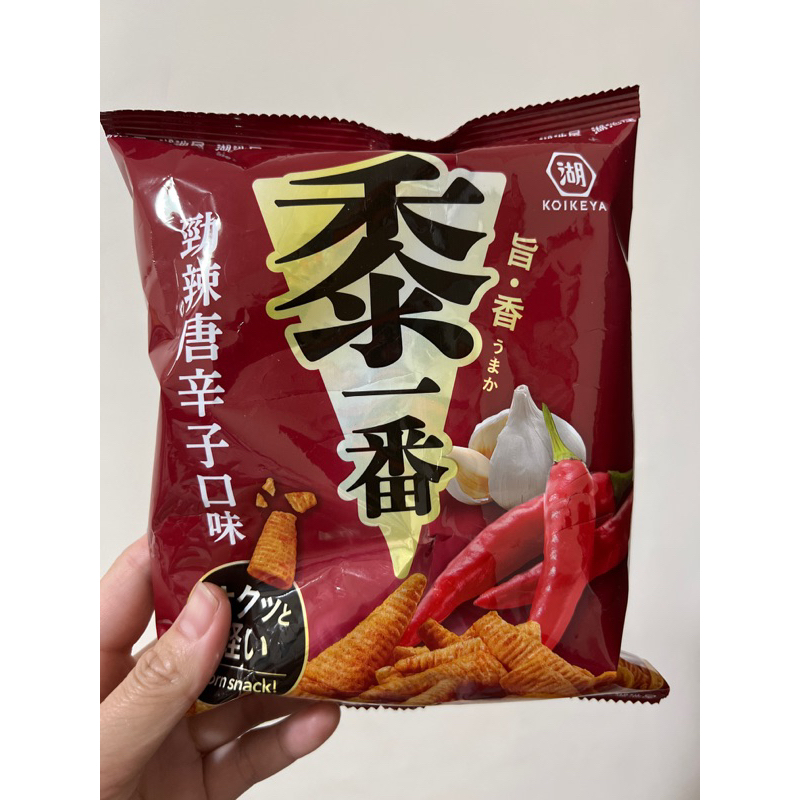 湖池屋 啵利吉 三角脆酥70g 日式雞肉燒/橫綱棒80g 咔哩咔哩/酥咔玉米脆棒 烤鮮蝦&amp;蒜 80g/黍一番 即期下殺