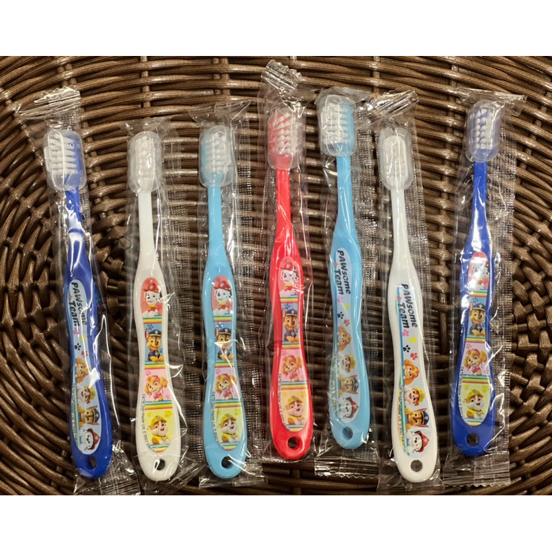 日本境內 現貨 單支包裝 兒童牙刷 汪汪隊牙刷 企鵝牙刷 狗狗牙刷 貓咪牙刷 可愛牙刷 幼兒牙刷 學齡前牙刷